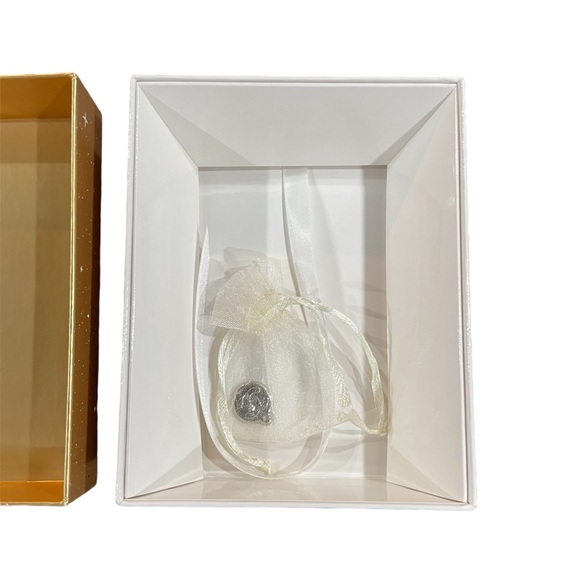 Authentic CHANEL Zipper Pull Silver CC Logo Vintage - Picture 8 of 11